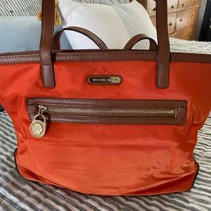 Michael Kors Shoulder tote